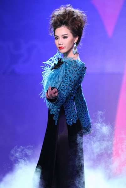 Mai Phương Thúy diện áo dài 100m - 15