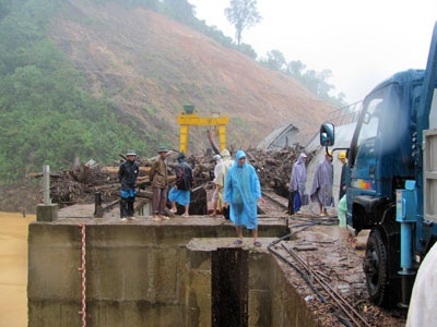 “Mực nước đập thủy điện Hố Hô đã nằm trong tầm kiểm soát” - 3