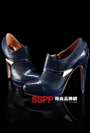 Quyến rũ với BTS giày 2010 của Escada - 7 Quyến rũ với BTS giày 2010 của Escada - 7