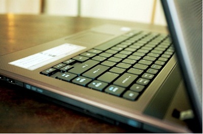 Acer Aspire 4738Z - Mạnh mẽ từng đường nét. - 3 Acer Aspire 4738Z - Mạnh mẽ từng đường nét. - 3