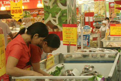 Nhiều mặt hàng tiêu dùng đồng loạt tăng giá - 1