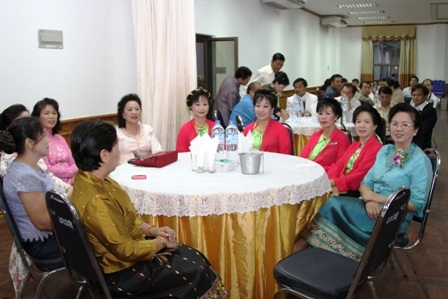 Người Việt tại Lào náo nức hướng về đại lễ ngàn năm  - 1