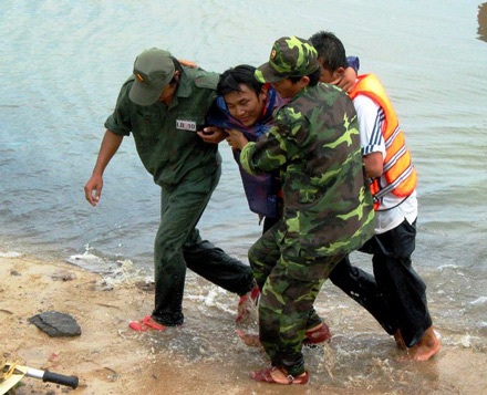 Diễn tập phòng chống bão lụt, tìm kiếm cứu nạn quy mô lớn - 4 Diễn tập phòng chống bão lụt, tìm kiếm cứu nạn quy mô lớn - 4
