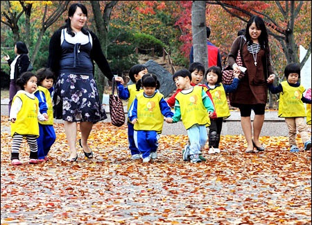 Nở rộ trường mẫu giáo dạy “chui” tiếng Anh - 1 Nở rộ trường mẫu giáo dạy “chui” tiếng Anh - 1