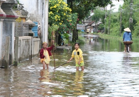 48 người chết, hàng chục nghìn ngôi nhà vẫn chìm trong lũ - 5 48 người chết, hàng chục nghìn ngôi nhà vẫn chìm trong lũ - 5