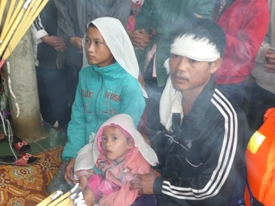 Tang thương cô giáo vượt lũ dữ cứu trường - 3