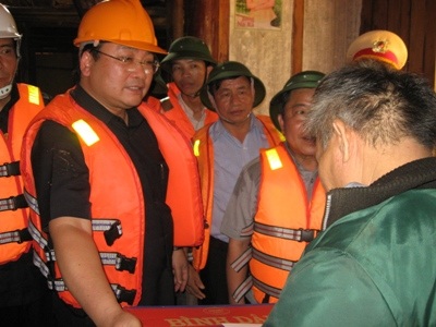 Hỗ trợ dân vùng lũ Hà Tĩnh 100 tỷ đồng và 1.000 tấn gạo - 3