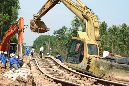 Cận cảnh cứu nạn đường sắt Bắc Nam - 10