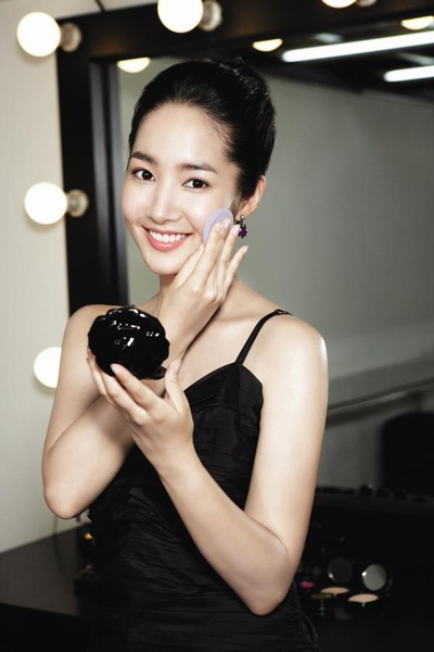 Hé lộ ảnh quảng cáo hấp dẫn của Park Min Young - 4 Hé lộ ảnh quảng cáo hấp dẫn của Park Min Young - 4