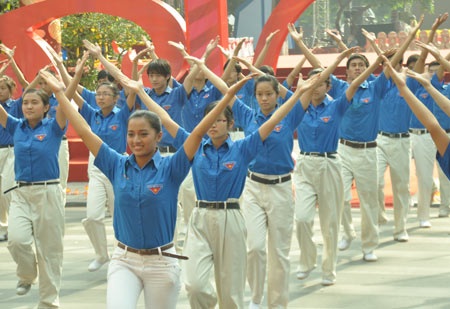 Ngày thứ 8 Đại Lễ - Tôn vinh tuổi trẻ Việt Nam - 9 Ngày thứ 8 Đại Lễ - Tôn vinh tuổi trẻ Việt Nam - 9