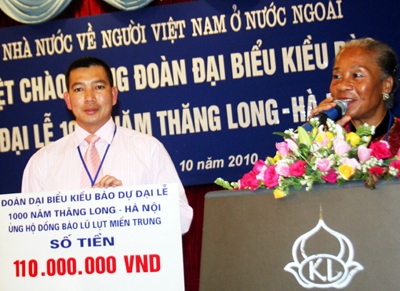 Thành danh ở xứ người từ “hai bàn tay trắng” - 2 Thành danh ở xứ người từ “hai bàn tay trắng” - 2