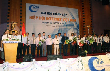 Chính thức thành lập Hiệp hội internet Việt Nam - 1 Chính thức thành lập Hiệp hội internet Việt Nam - 1