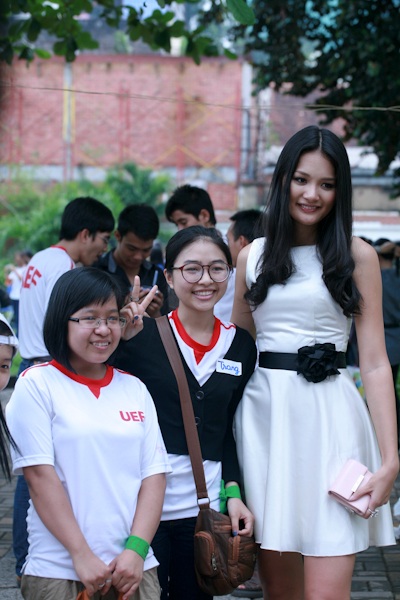 Hương Giang phủ nhận tin đồn sắp lấy chồng - 1 Hương Giang phủ nhận tin đồn sắp lấy chồng - 1