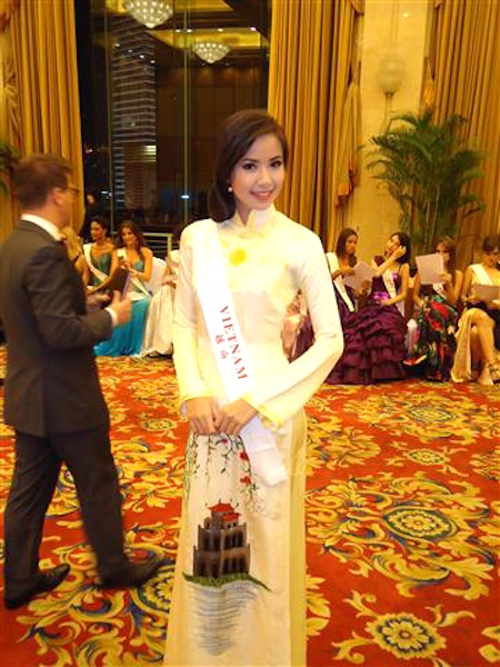 Tranh của Kiều Khanh bán được giá kỷ lục - 3 Tranh của Kiều Khanh bán được giá kỷ lục - 3