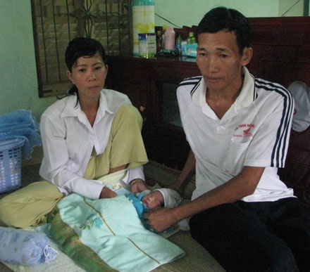 Thăm gia đình mới của cháu Nhân Tâm - 1 Thăm gia đình mới của cháu Nhân Tâm - 1