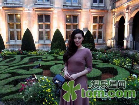 Phạm Băng Băng đa phong cách tại tuần lễ thời trang Paris - 4 Phạm Băng Băng đa phong cách tại tuần lễ thời trang Paris - 4