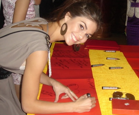 Người đẹp HHTG đã đến Tam Á - 3