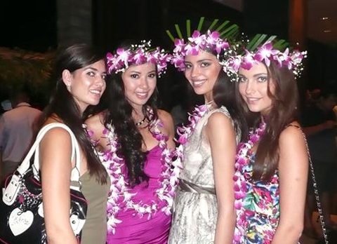 Hình ảnh mới của Kiều Khanh và người đẹp HHTG - 8