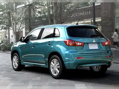 Mitsubishi mời khách hàng lái thử xe trực tuyến - 2 Mitsubishi mời khách hàng lái thử xe trực tuyến - 2