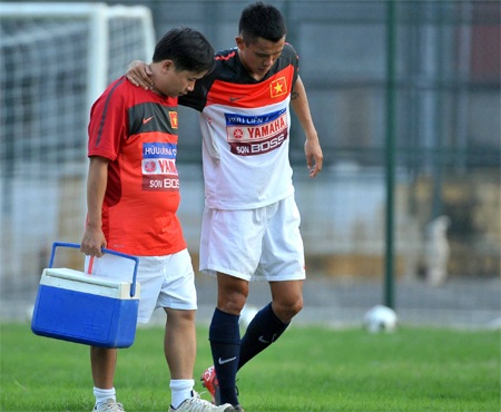 Olympic Việt Nam loại 6 cầu thủ trước giờ đi Ấn Độ - 2 Olympic Việt Nam loại 6 cầu thủ trước giờ đi Ấn Độ - 2