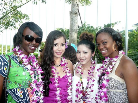 Hình ảnh mới của Kiều Khanh và người đẹp HHTG - 5