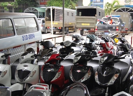 Đánh sập đường dây tiêu thụ xe tay ga cực lớn - 1