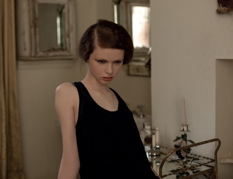 Vẻ tinh khôi của người mẫu trẻ Eleanor - 1 Vẻ tinh khôi của người mẫu trẻ Eleanor - 1