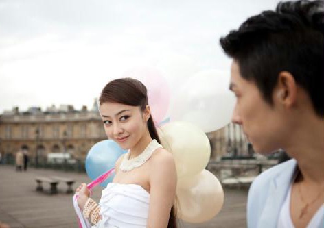 Ngô Kiến Hào tặng bồ Quách Phú Thành hoa hồng - 4 Ngô Kiến Hào tặng bồ Quách Phú Thành hoa hồng - 4