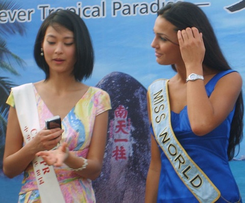 Hình ảnh mới của Kiều Khanh và người đẹp HHTG - 24