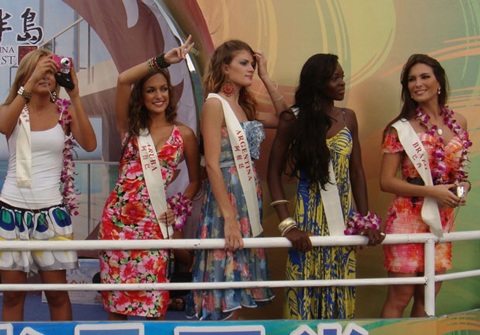 Hình ảnh mới của Kiều Khanh và người đẹp HHTG - 27