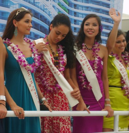 Hình ảnh mới của Kiều Khanh và người đẹp HHTG - 19