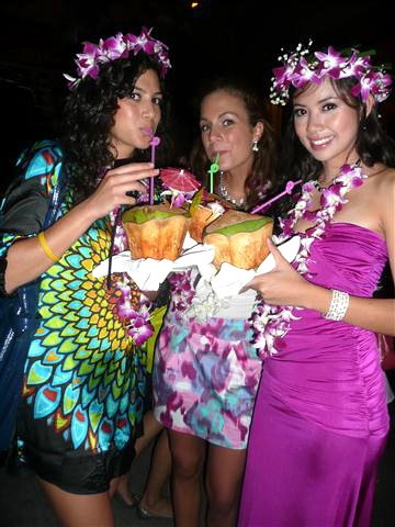 Hình ảnh mới của Kiều Khanh và người đẹp HHTG - 11