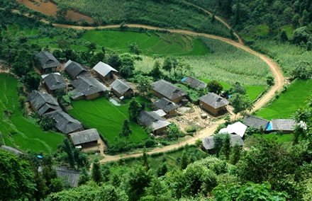 Những ngôi làng đẹp như mơ trên vùng núi Tây Bắc - 2 Những ngôi làng đẹp như mơ trên vùng núi Tây Bắc - 2
