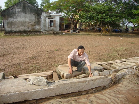 Những tấm gương cứu dân trong lũ: Thêm một nghĩa cử đẹp - 2