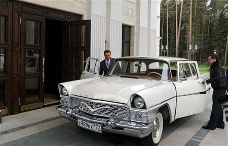 Tổng thống Nga làm tài xế cho “Thống đốc cơ bắp” - 3