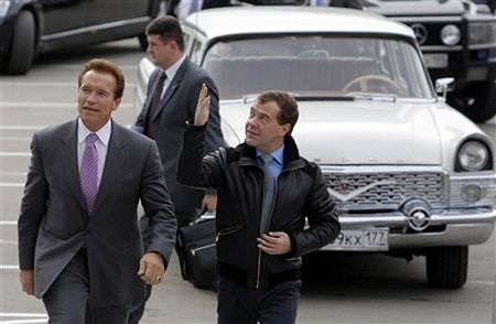 Tổng thống Nga làm tài xế cho “Thống đốc cơ bắp” - 7