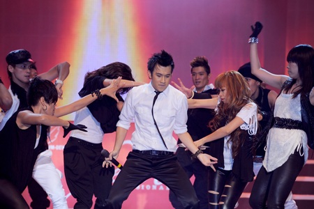 Mr Đàm đoạt giải Album Vàng tháng 10 - 3