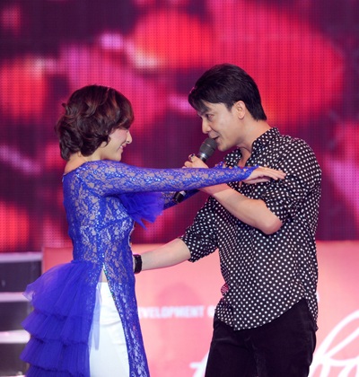 Mr Đàm đoạt giải Album Vàng tháng 10 - 6