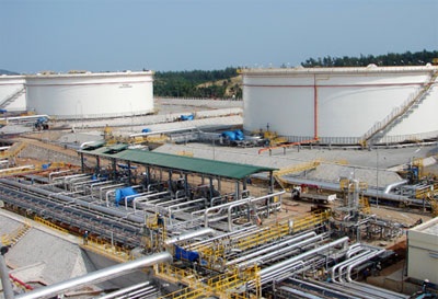 Petrolimex “giải tỏa” 140.000 m3 xăng dầu từ Dung Quất - 1 Petrolimex “giải tỏa” 140.000 m3 xăng dầu từ Dung Quất - 1