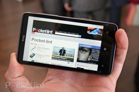 Xem Windows Phone 7 “đọ” iPhone 4 và Droid X - 4