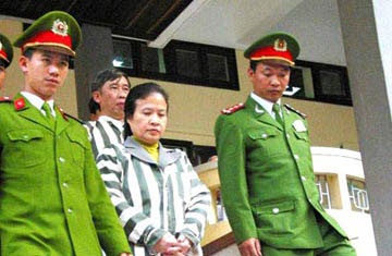 Lã Thị Kim Oanh: Ly hôn trong cơn bĩ cực - 1 Lã Thị Kim Oanh: Ly hôn trong cơn bĩ cực - 1