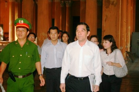 Ngày 15/10, xét xử Huỳnh Ngọc Sĩ tội nhận hối lộ - 1 Ngày 15/10, xét xử Huỳnh Ngọc Sĩ tội nhận hối lộ - 1