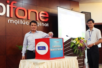 MobiFone ủng hộ đồng bào lũ lụt gần 260 triệu đồng - 2 MobiFone ủng hộ đồng bào lũ lụt gần 260 triệu đồng - 2