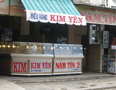 Đổi vàng thật bằng đô la… giả - 1