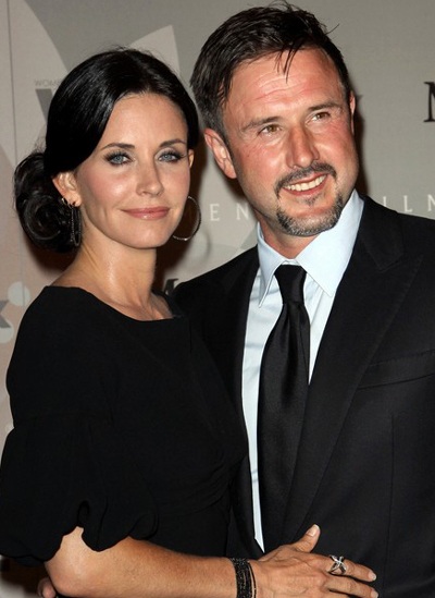 Jennifer Aniston an ủi Courteney Cox - 3 Jennifer Aniston an ủi Courteney Cox - 3