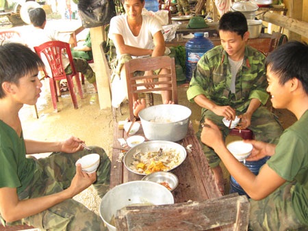 Rũ bùn đứng dậy với hai bàn tay trắng - 17 Rũ bùn đứng dậy với hai bàn tay trắng - 17