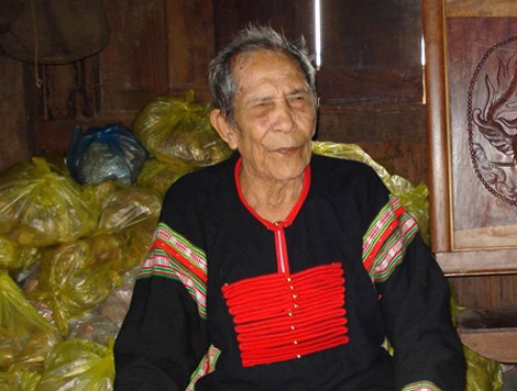 “Vua voi” Ama Kông và chuyện tình buồn với… 4 người vợ - 1 “Vua voi” Ama Kông và chuyện tình buồn với… 4 người vợ - 1