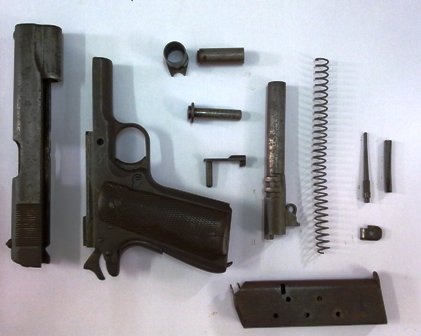 Phát hiện một sinh viên chế tạo súng bút - 2