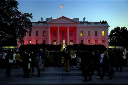 Nhà Trắng biến thành “Nhà Hồng” - 5