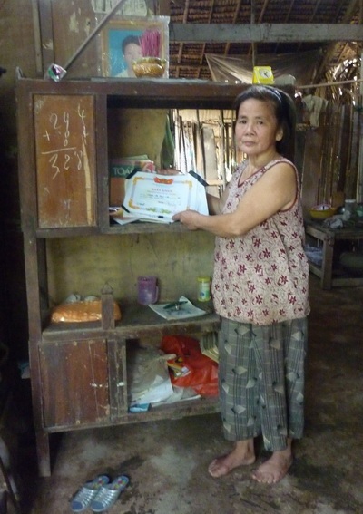 Xót cảnh hai trẻ mồ côi, thiếu ăn, có nguy cơ bỏ học nửa chừng - 2 Xót cảnh hai trẻ mồ côi, thiếu ăn, có nguy cơ bỏ học nửa chừng - 2